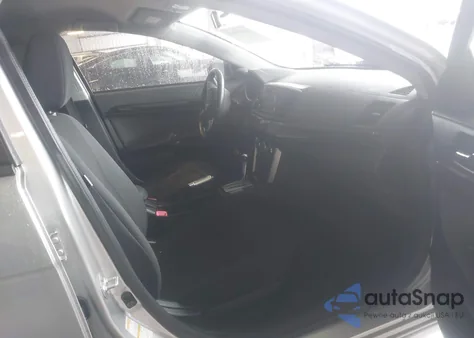 2016 Mitsubishi Lancer Es z USA, uszkodzony, nr VIN JA32U2FU2GU000831